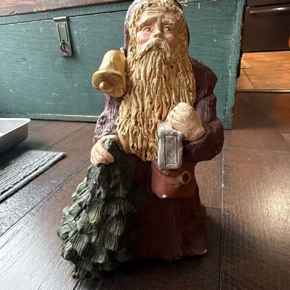 Vintage 1988 resin Santa Claus 9” old world Christmas decor